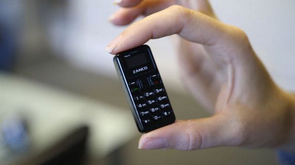 Представлен самый маленький мобильный телефон в мире