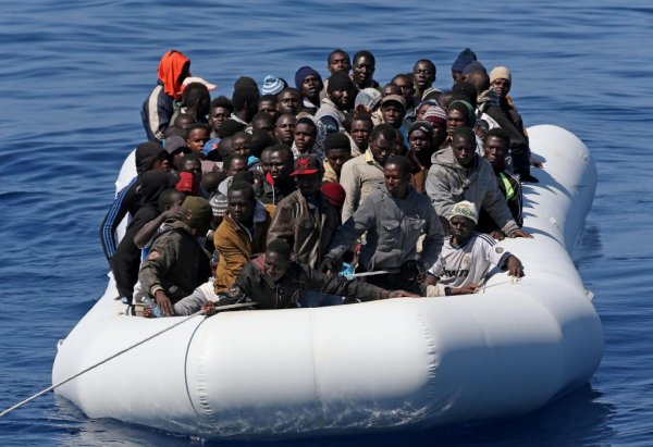 У берегов Ливии утонула лодка с  мигрантами-нелегалами