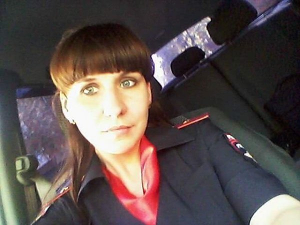 "Полиция раком": Уральская девушка-майор возмутила сеть откровенными кадрами