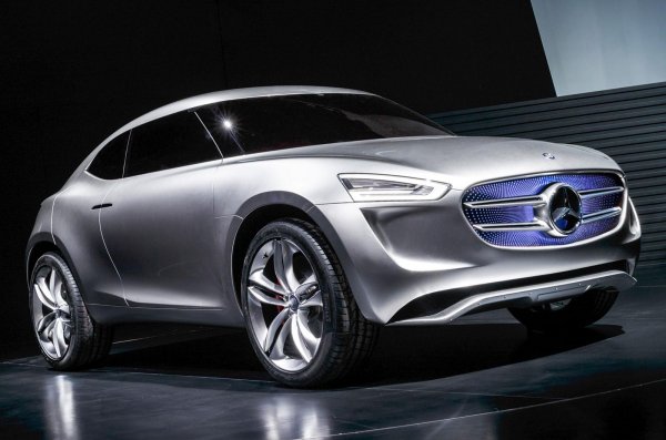 Mercedes-Benz пока не планирует выпуск автомобилей без руля и педалей