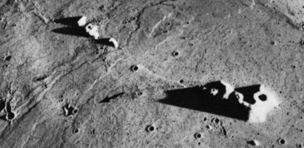 Гуманоид с кислородной маской на Луне: Труп пришельца похож на человеческие останки