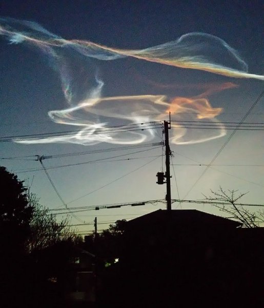Инопланетяне атакуют? В Японии в небе зафиксировали таинственное явление