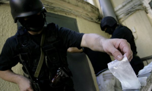 Сотрудника штаба Навального арестовали за распространение наркотиков