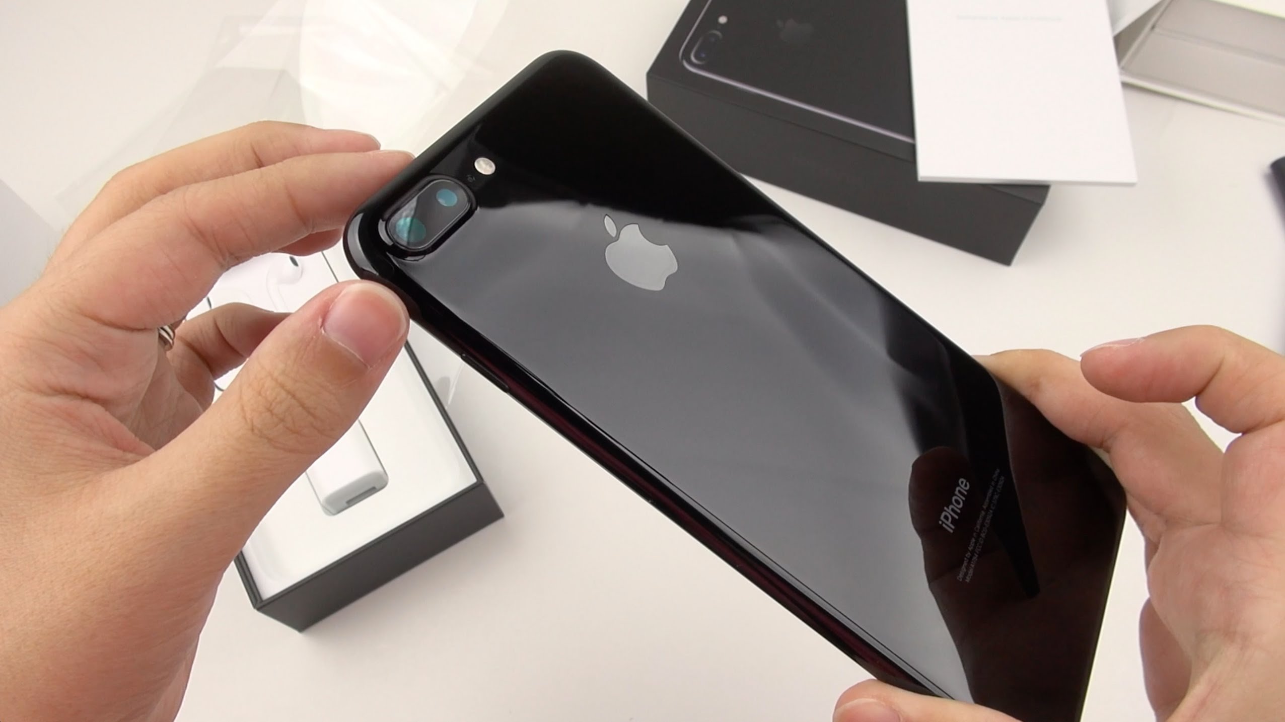 Apple исправит поломки на iPhone 7 бесплатно
