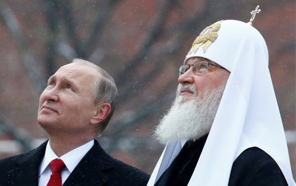Патриарха Кирилла Путин поздравил с девятой годовщиной интронизации