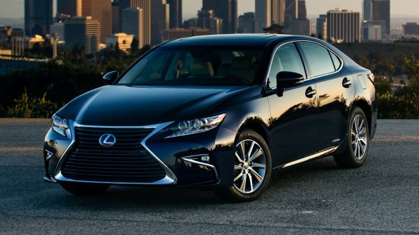 Lexus объявил февральские спецпредложения на покупку машин