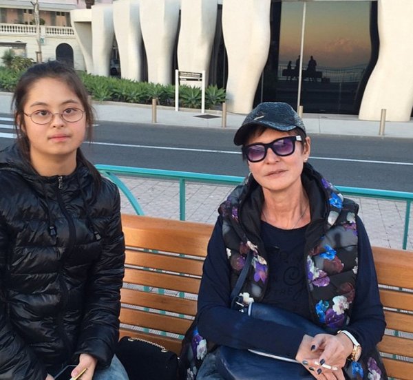 Ирина Хакамада рассказала о борьбе с раком у дочери с синдромом Дауна