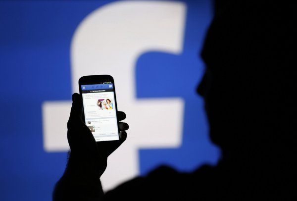Бельгийский суд запретил Facebook слежку за пользователями