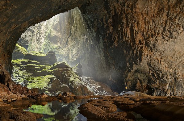 На китайско-тибетской границе обнаружили инопланетную пещеру
