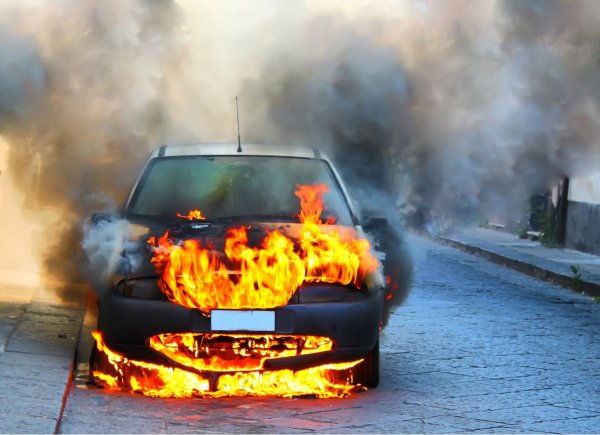 В Подмосковье злоумышленники сожгли авто журналиста Трофимова