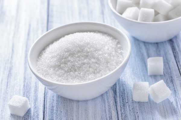 Сахар - опаснее алкоголя: Почему зависимость от сладкого приравняли к наркотической?