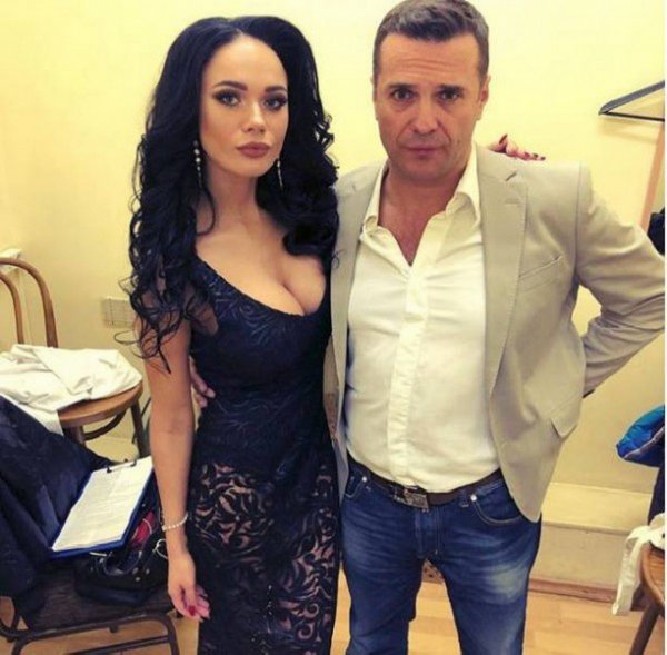 Актер Сергей Астахов хочет ребенка от своей молодой избранницы