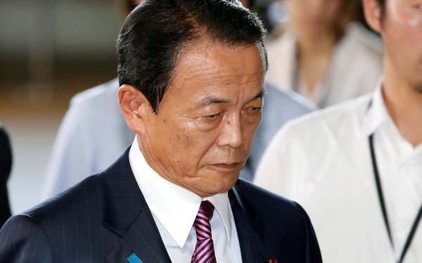 Из-за скандала министр финансов Японии отказался ехать на G20