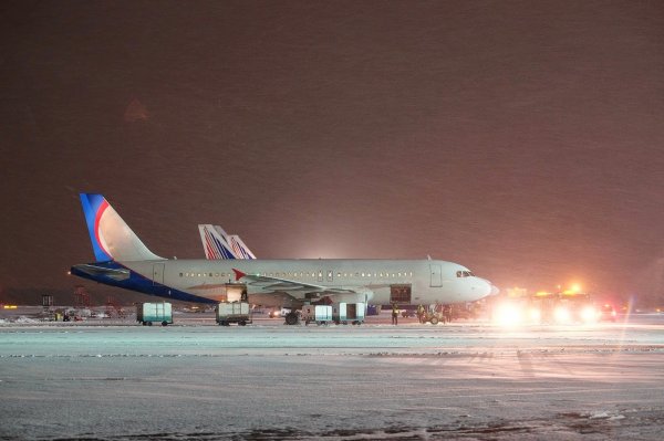 Снегопад в Москве не стал помехой в работе аэропорта «Домодедово»