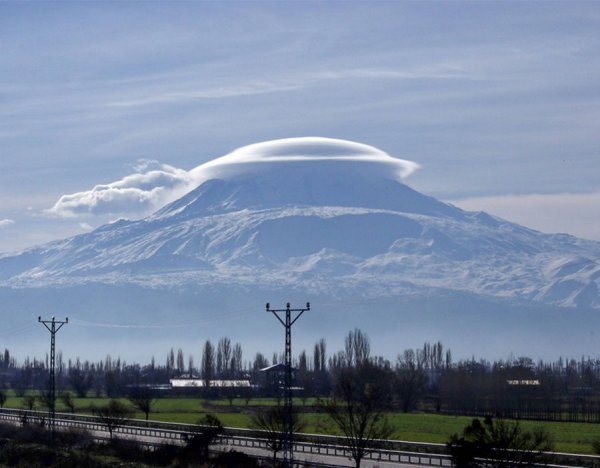 Над горой Арарат в Турции обнаружено много «НЛО»