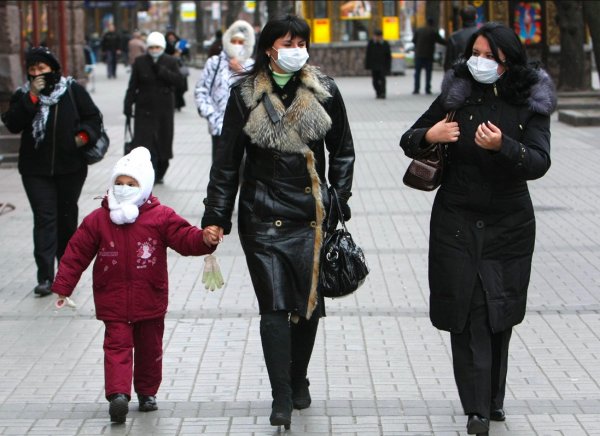 Грипп бушует в России. Как защититься от осложнений H1N1, рассказал врач