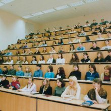 Более тысячи крымских студентов сменили место учебы