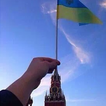 У Кремля задержаны пять человек при попытке вывесить флаг Украины