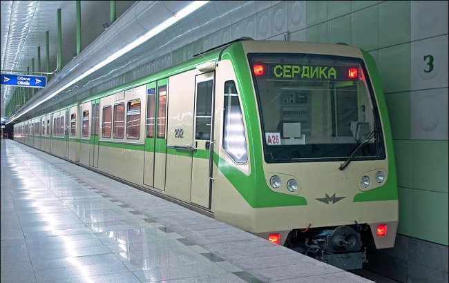 В московском метро ж.д. вагон чуть не развалился из-за трещины
