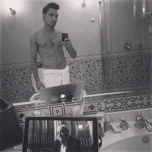 Дима Билан сфотографировался голым в ванной