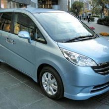 Микроавтобус Honda Step WGN начали продавать в Японии