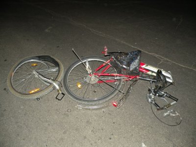 В Петербурге на перекрестке насмерть сбили велосипедиста