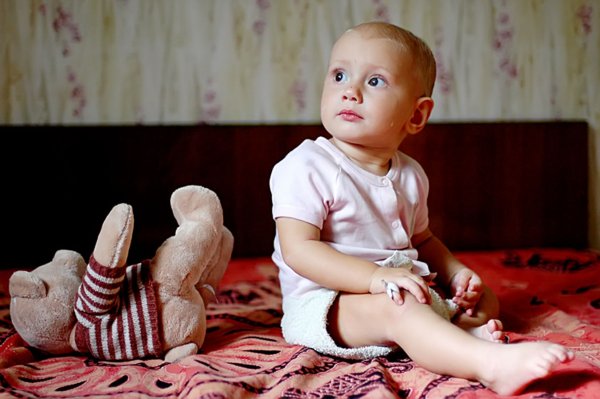 В Кемеровской области мать оставила младенца в холодном доме ради собутыльников