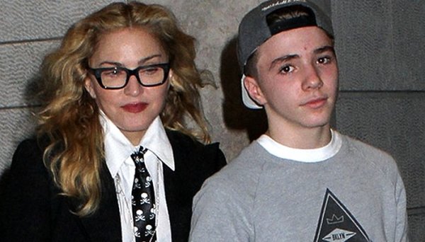 Сын Мадонны внес мать в черный список