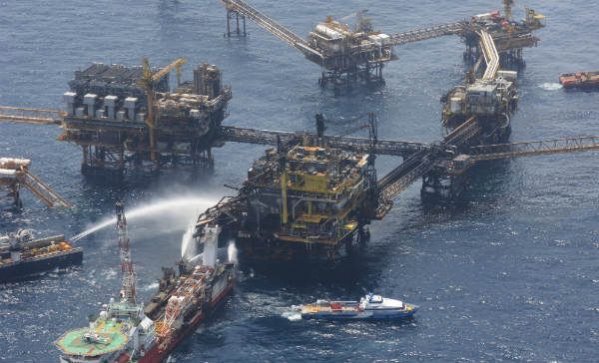На нефтяной платформе в Мексиканском заливе произошел пожар