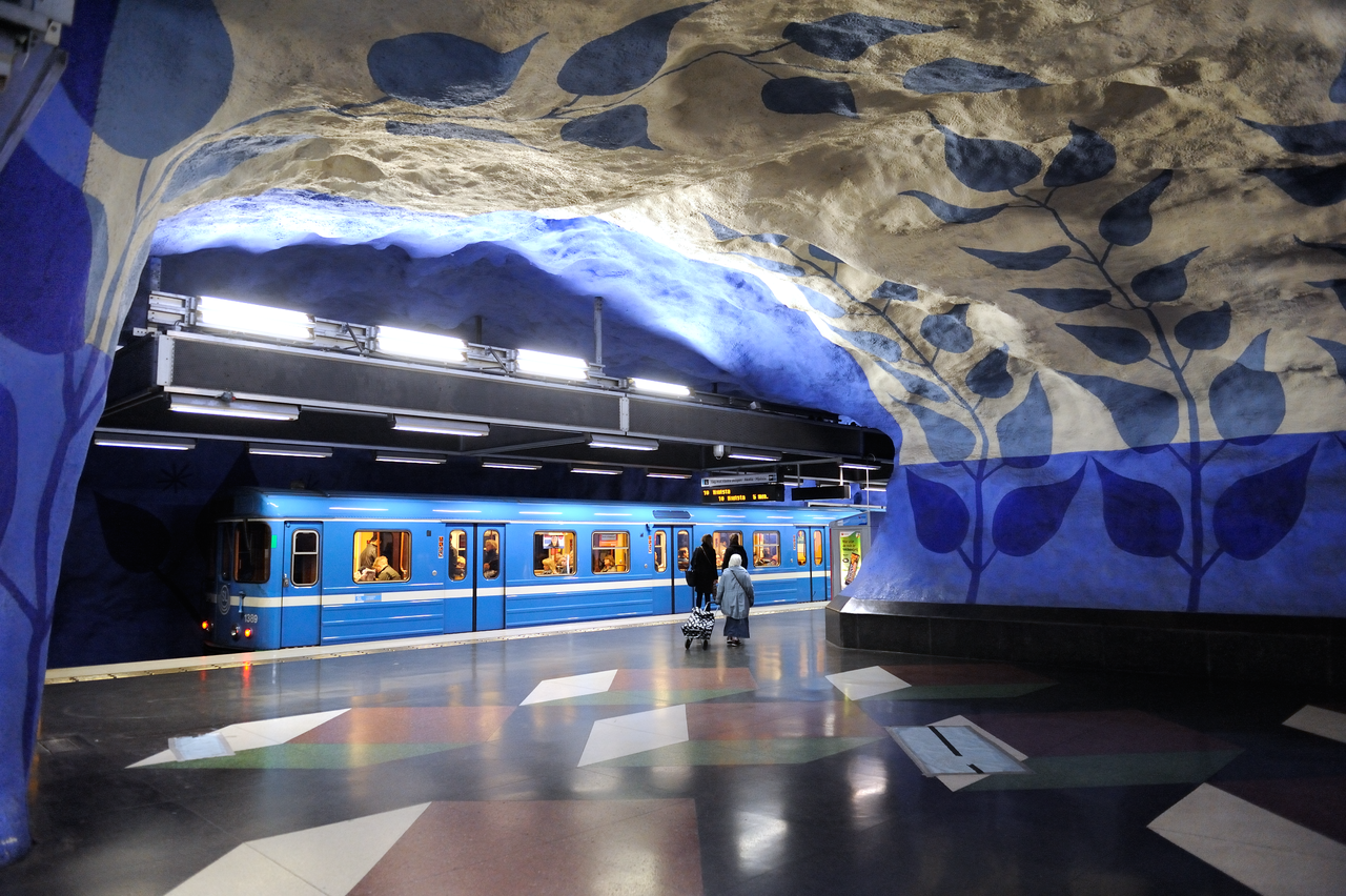 Сами глубоки метро. Станция t-Centralen в Стокгольме. Метро Стокгольма t Centralen. Т-Сентрален, Стокгольм метро. Метро в Швеции Стокгольм.