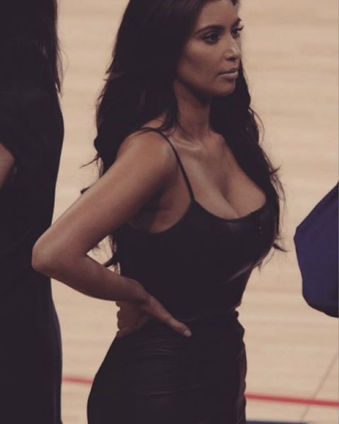 Ким Кардашьян призналась, что ненавидит свою большую грудь