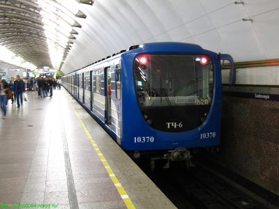 На станции «Пролетарская» женщина погибла, упав под колеса поезда
