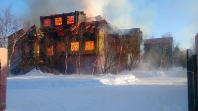 На Сахалине пожар уничтожил базу отдыха РЖД стоимостью 300 млн рублей