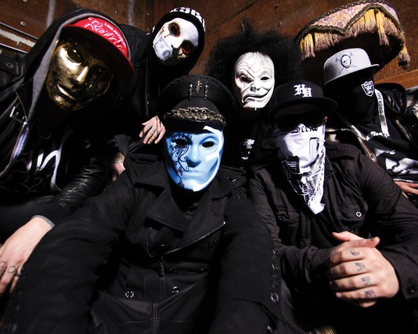 В Уфе Hollywood Undead взорвал гостей концерта рок-музыкой