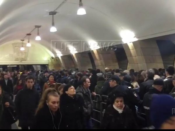 В московском метро образовалась давка из-за закрытых станций
