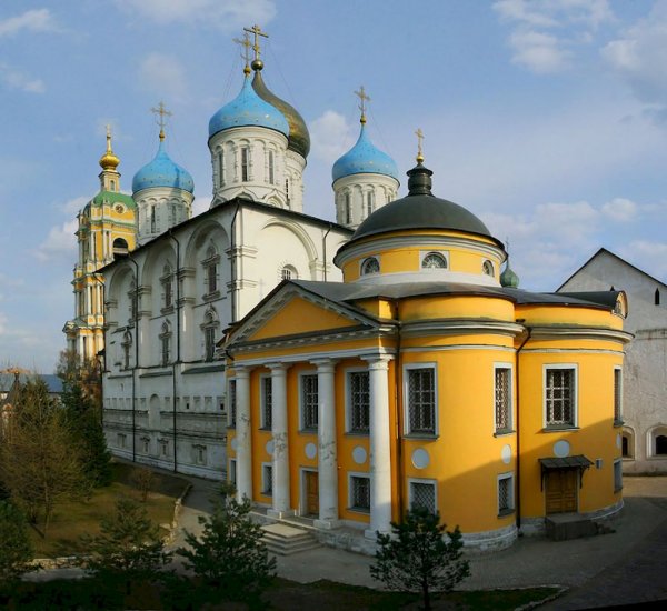 В Москве скончался священник Новоспасского монастыря