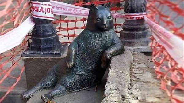 В Стамбуле украли памятник коту Томбили