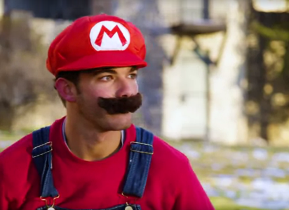 Жизни супер марио. Марио и Луиджи в реальной жизни. Супер Марио в реальной жизни. Марио сантехник. Луиджи в реальной жизни.