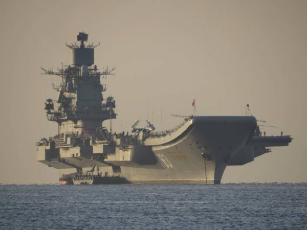 Великобритания направит военный эскорт для авианосца «Адмирал Кузнецов»