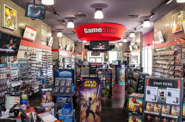 Сеть магазинов GameStop в США обманом продает б/у игры