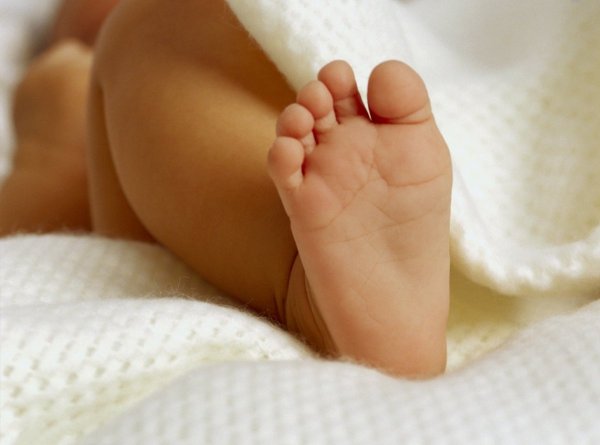 В Индии прооперировали ребенка с двумя пенисами и четырьмя ногами