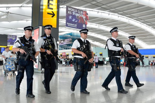 Из-за угрозы терракта в Великобритании усилена охрана АЭС и аэропортов