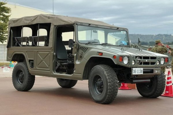 В Сети выставлен на продажу самый мощный военный внедорожник Toyota