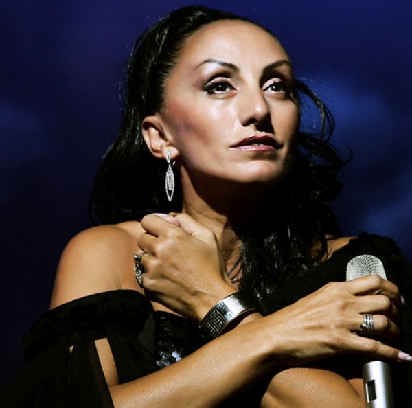 Певица Афина поведала о конфликте с победителем шоу «Битва экстрасенсов»