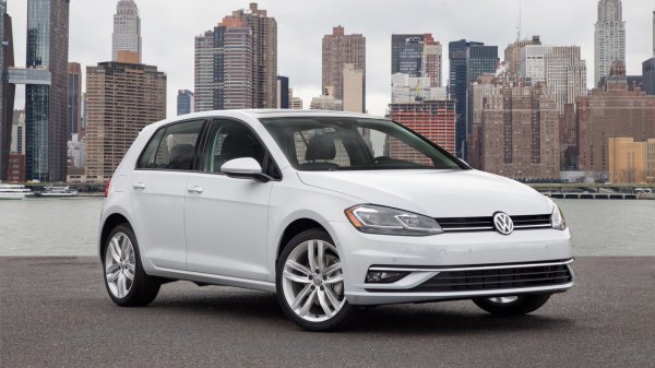 Volkswagen представит всю линейку Golf на автосалоне в Нью-Йорке