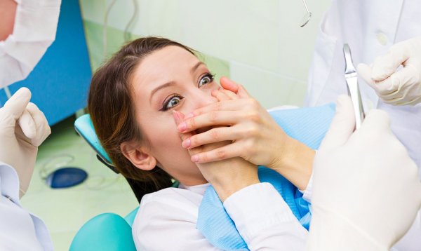 Ученые: Стоматологическая фобия связана с кариесом и выпадением зубов