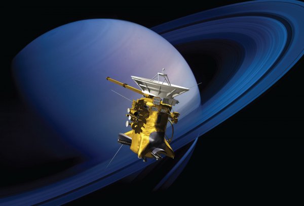 Инопланетные звуки записал Cassini возле колец Сатурна