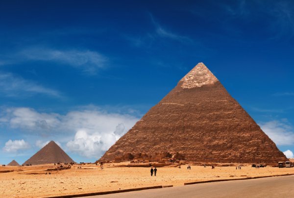Внутри пирамиды в Египте обнаружили капсулы с инопланетянином