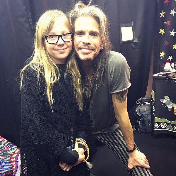 Дочь Глюкозы сфотографировалась с вокалистом Aerosmith