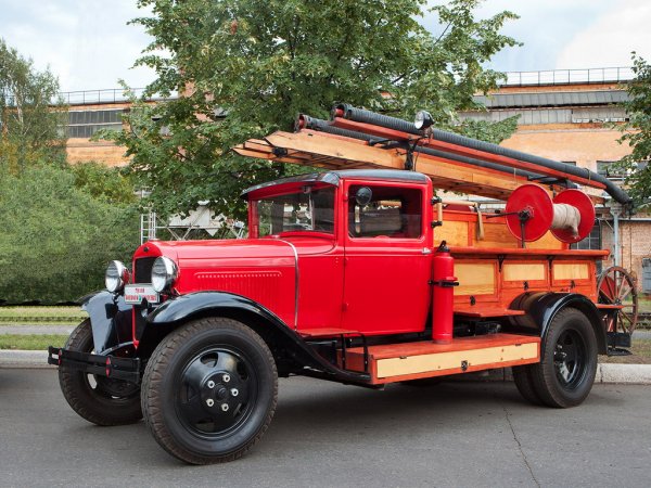 В Екатеринбурге на выставке выставлен самый маленький пожарный автомобиль СССР